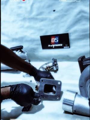 Cuando entre en boost… no es sonido, es violencia mecánica.. T4 suuu tu tu tu … Internals forjados, balanceo completo, y culata trabajada para flujo real, no teoría…Sistema de combustible actualizado porque potencia sin gasolina no existe y otras cositas más 😈…. …. DS PROFORMANCE 🦍 .