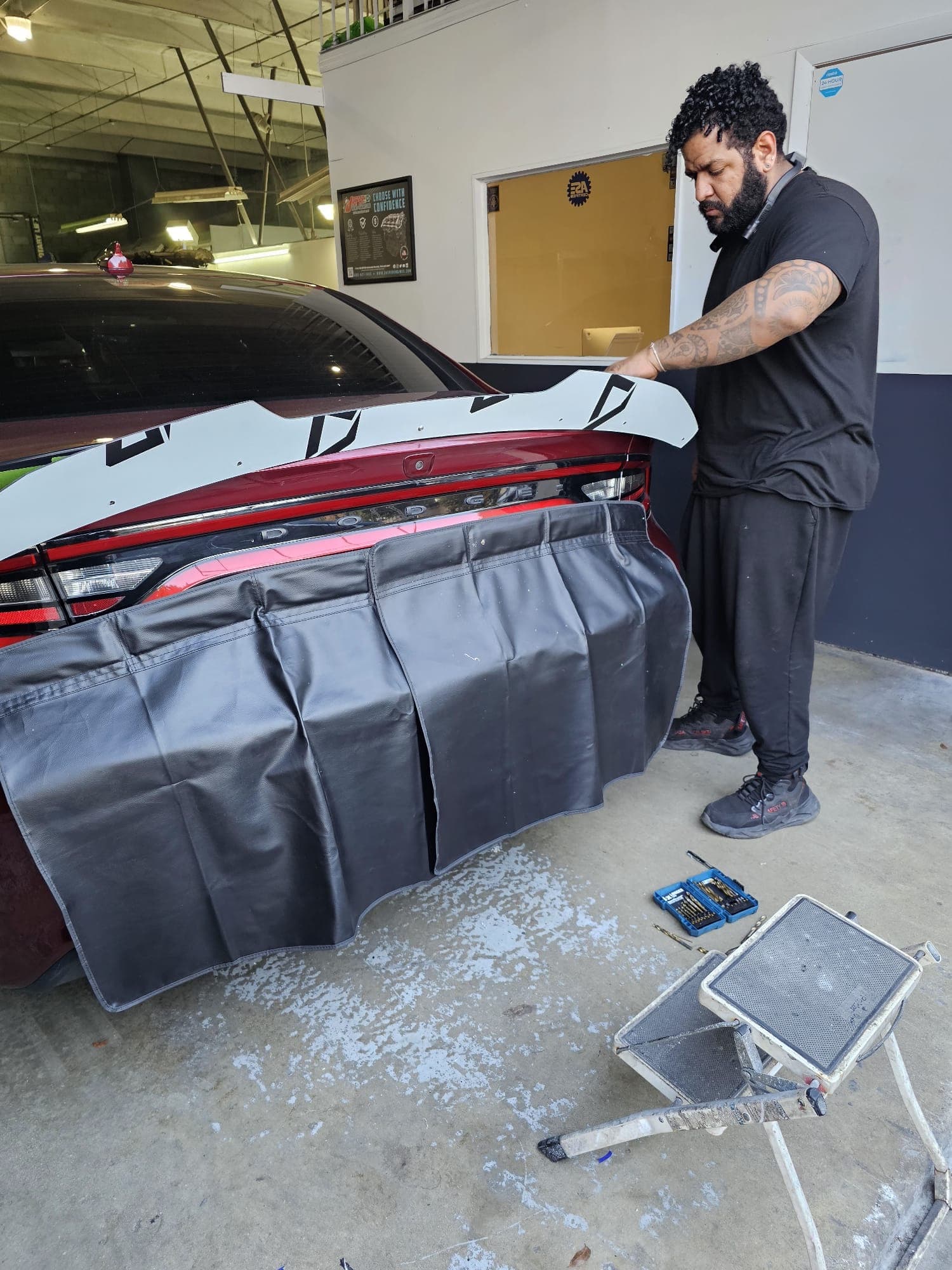 Mechanic Dodge Charger rear bumper repair installation Mechanic Dodge Charger rear bumper repair installation